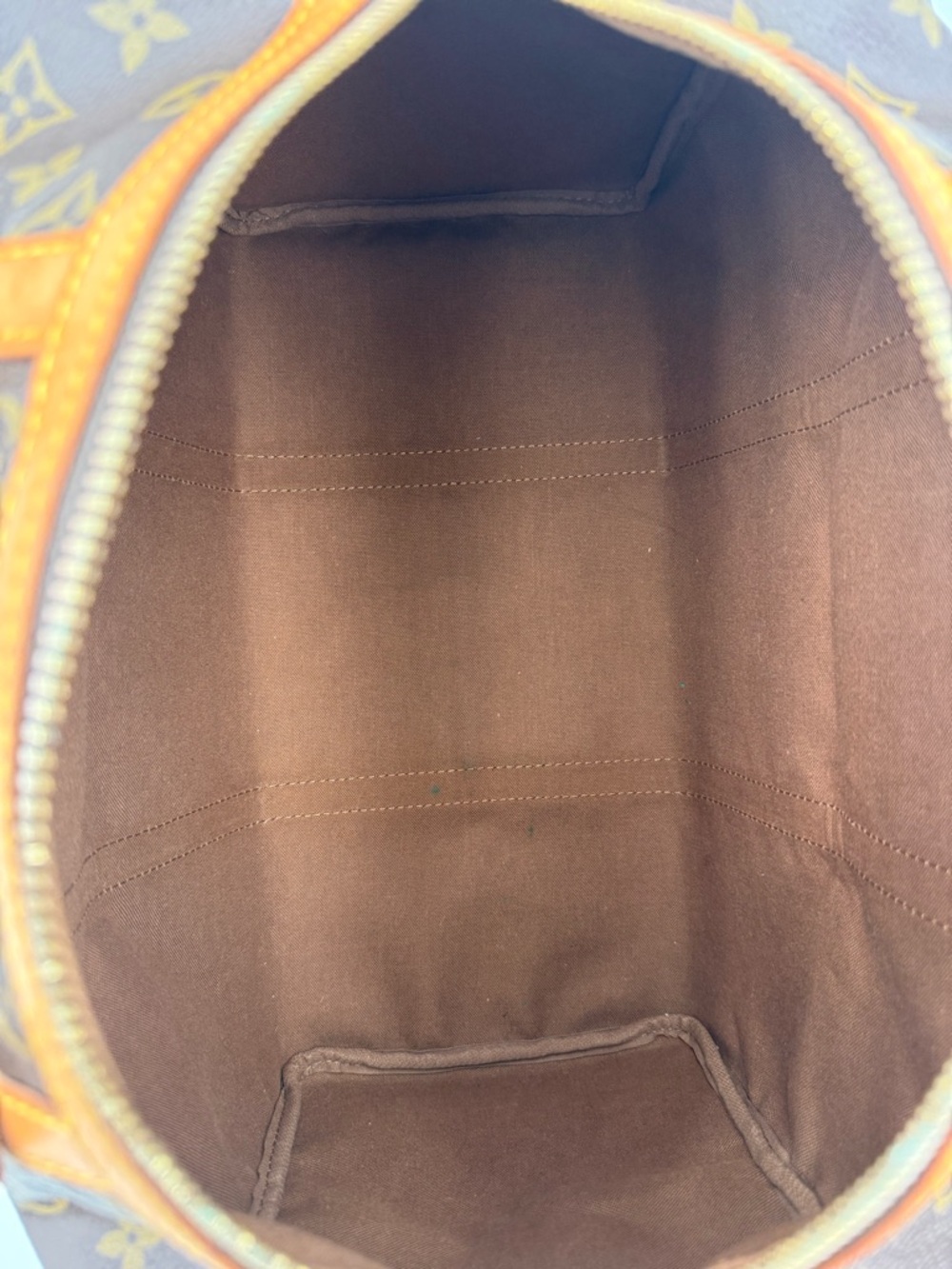 LOUIS VUITTON 1854 PARIS • SAC SOUPLE 35 Bag in Monogram • Made in FRANCE - Picture 14 of 15
